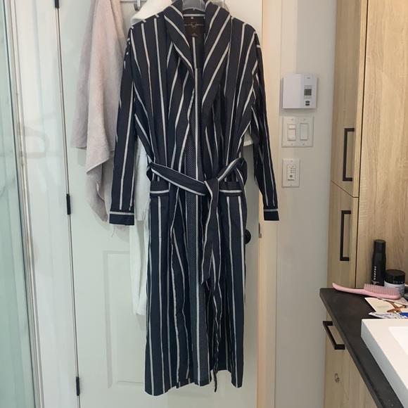 Black long robe for men - Picture 4 of 4